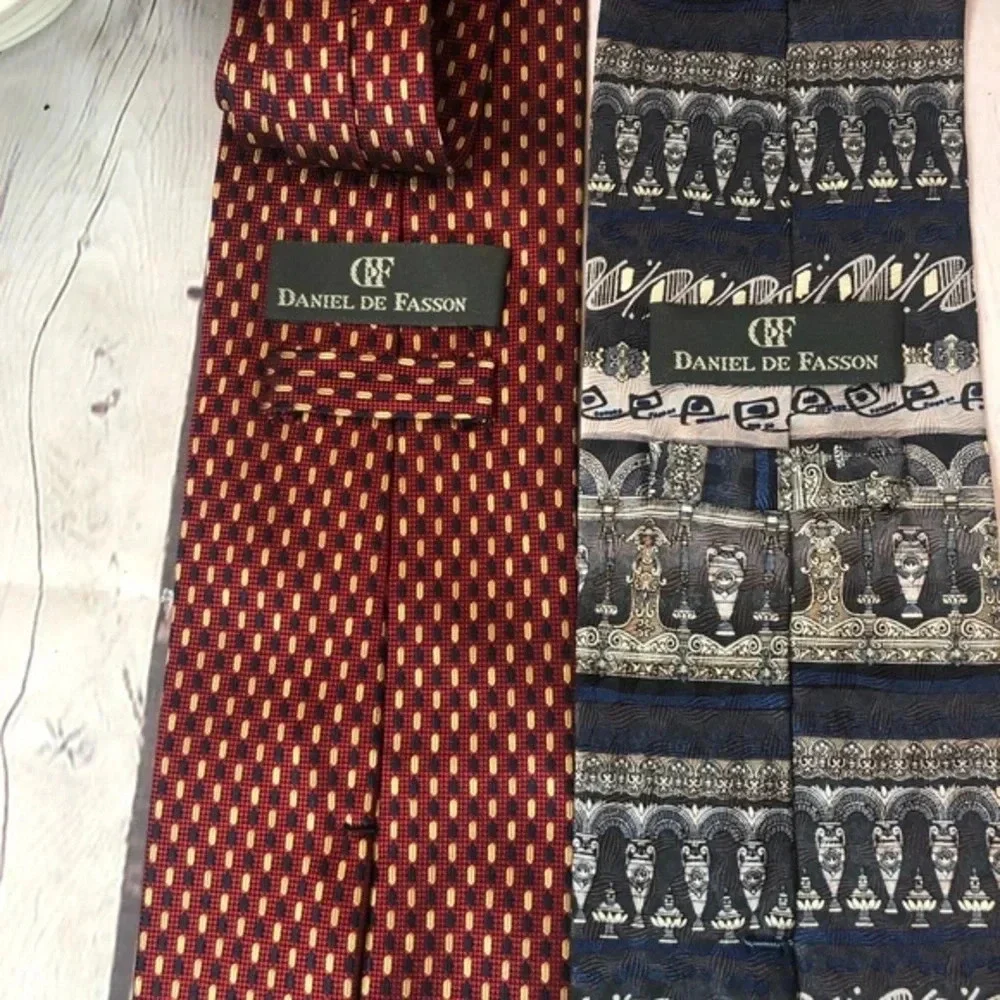 Vintage Daniel De Fasson men's silk neck tie